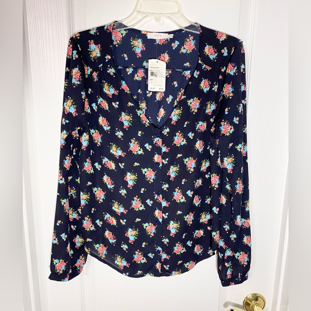 NWT Lush Floral V-Neck Long Sleeve Button Front Blouse Navy JR Large (FLAW)